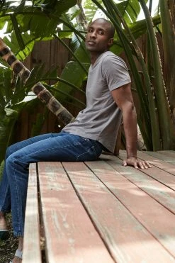 Velvet By Graham & Spencer Mens AMARO CREW NECK SLUB TEE