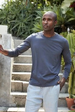 Velvet By Graham & Spencer SKEETER WHISPER CLASSIC CREW NECK TEE