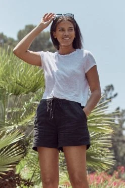 Velvet By Graham & Spencer CASEY CREW NECK TEE