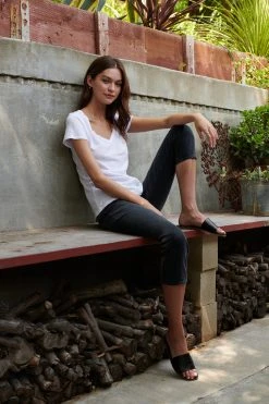 Velvet By Graham & Spencer Womens LILITH COTTON SLUB V-NECK TEE