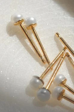 MINA STUD EARRINGS BY THATCH Womens