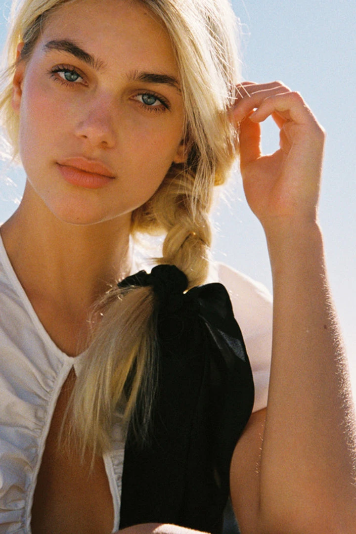 Atelier Femmes SCRUNCHIE SCARF BY ATELIER DE FEMMES 6 Atelier Femmes SCRUNCHIE SCARF BY ATELIER DE FEMMES