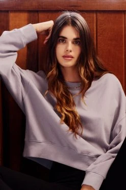 Velvet By Graham & Spencer Womens AIMEE OVERSIZED SWEATSHIRT