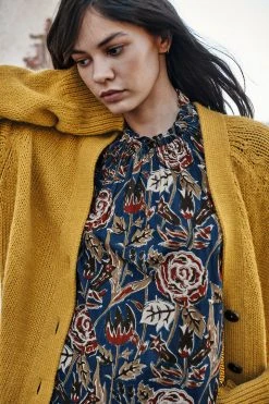 Velvet By Graham & Spencer Womens KIM BUTTON FRONT CARDIGAN