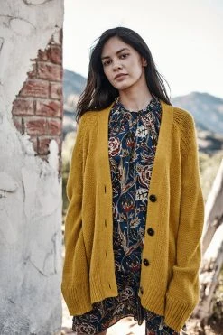 Velvet By Graham & Spencer Womens KIM BUTTON FRONT CARDIGAN