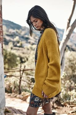 Velvet By Graham & Spencer Womens KIM BUTTON FRONT CARDIGAN