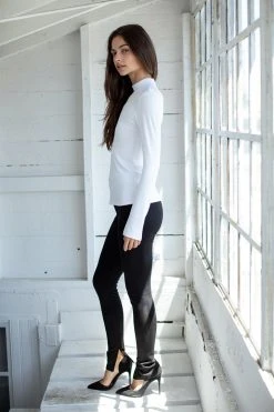 Velvet By Graham & Spencer Womens ARIELLA MOCK NECK TOP