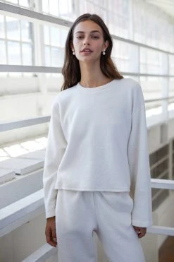 Velvet By Graham & Spencer ARISSA CROPPED SWEATSHIRT