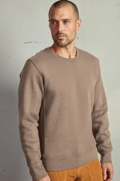 Velvet By Graham & Spencer KING CREW NECK SWEATSHIRT Mens