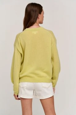 Velvet By Graham & Spencer Womens BRYNNE CASHMERE CREW NECK SWEATER