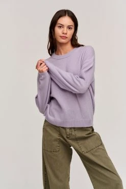 Velvet By Graham & Spencer Womens BRYNNE CASHMERE CREW NECK SWEATER