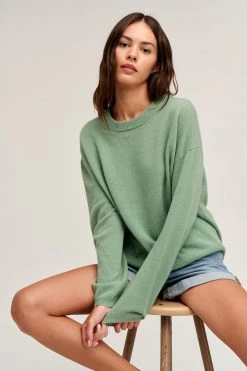 Velvet By Graham & Spencer Womens BRYNNE CASHMERE CREW NECK SWEATER