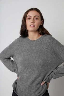 Velvet By Graham & Spencer BRYNNE CASHMERE CREW NECK SWEATER