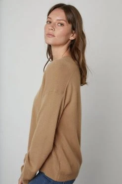 Velvet By Graham & Spencer BRYNNE CASHMERE CREW NECK SWEATER