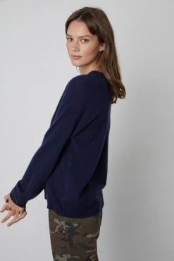 Velvet By Graham & Spencer BRYNNE CASHMERE CREW NECK SWEATER