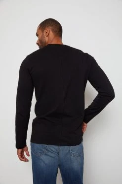 Velvet By Graham & Spencer Mens BRAD HENLEY