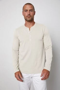 Velvet By Graham & Spencer Mens BRAD HENLEY