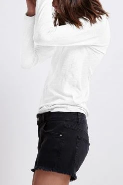 Velvet By Graham & Spencer Womens CINDY FRAYED HEM BOYFRIEND SHORTS