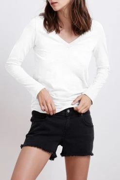 Velvet By Graham & Spencer Womens CINDY FRAYED HEM BOYFRIEND SHORTS