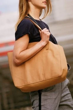 Velvet By Graham & Spencer CLOVER LEATHER TOTE