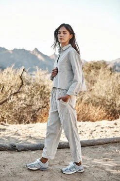 Velvet By Graham & Spencer Womens PARKER CROPPED CORDUROY BUTTON-UP SHIRT