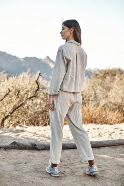 Velvet By Graham & Spencer Womens PARKER CROPPED CORDUROY BUTTON-UP SHIRT