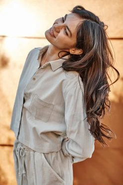 Velvet By Graham & Spencer Womens PARKER CROPPED CORDUROY BUTTON-UP SHIRT