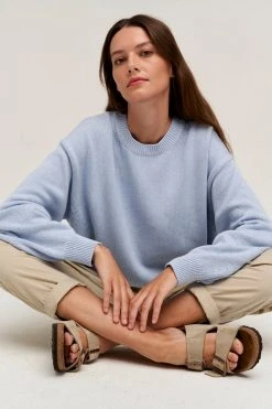 Velvet By Graham & Spencer Womens LAUREN CREW NECK SWEATER