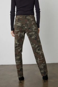 Velvet By Graham & Spencer Womens OTTIE STRAIGHT LEG CAMO PANT