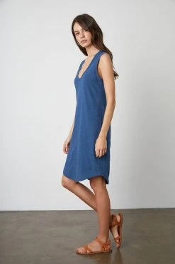 Velvet By Graham & Spencer Womens JANNA SCOOP NECK TANK DRESS