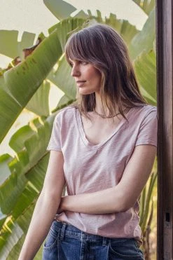 Velvet By Graham & Spencer Womens LILITH COTTON SLUB V-NECK TEE