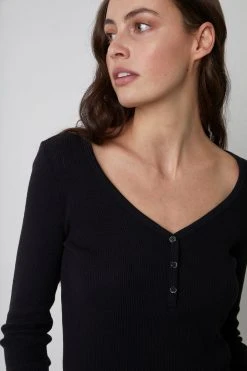 Velvet By Graham & Spencer Womens HILARY COTTON THERMAL HENLEY