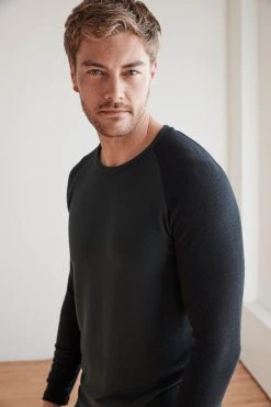 Velvet By Graham & Spencer Mens KYE RAGLAN COZY JERSEY KNIT SHIRT