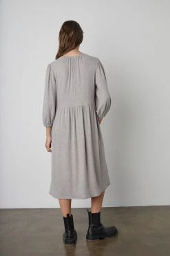 Velvet By Graham & Spencer SCARLET PUFF SLEEVE DRESS 12 Velvet By Graham & Spencer SCARLET PUFF SLEEVE DRESS
