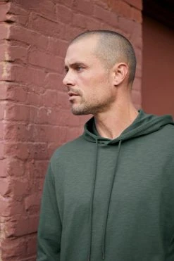 Velvet By Graham & Spencer RAND PULLOVER HOODIE Mens