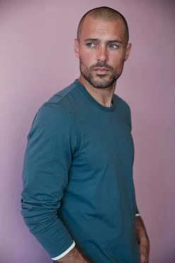 Velvet By Graham & Spencer STEPHEN REVERSIBLE COTTON LONG SLEEVE TEE