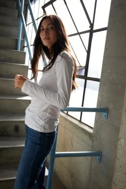 Velvet By Graham & Spencer ZOFINA GAUZY WHISPER FITTED CREW NECK TEE Womens