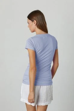 Velvet By Graham & Spencer Womens JEMMA GAUZY WHISPER FITTED CREW NECK TEE