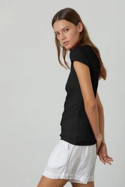Velvet By Graham & Spencer Womens JEMMA GAUZY WHISPER FITTED CREW NECK TEE