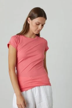 Velvet By Graham & Spencer Womens JEMMA GAUZY WHISPER FITTED CREW NECK TEE