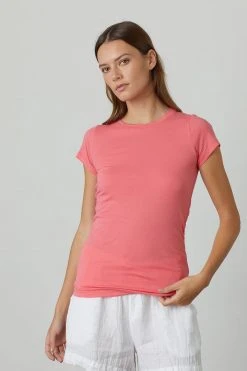 Velvet By Graham & Spencer Womens JEMMA GAUZY WHISPER FITTED CREW NECK TEE