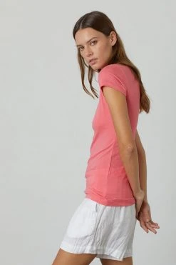 Velvet By Graham & Spencer Womens JEMMA GAUZY WHISPER FITTED CREW NECK TEE
