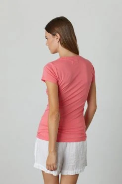 Velvet By Graham & Spencer Womens JEMMA GAUZY WHISPER FITTED CREW NECK TEE