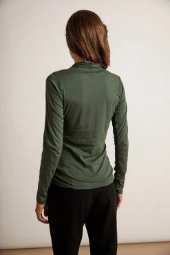 Velvet By Graham & Spencer Womens MERI WRAP FRONT FITTED TOP