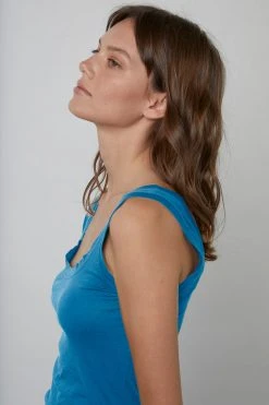 Velvet By Graham & Spencer MOSSY GAUZY WHISPER FITTED TANK