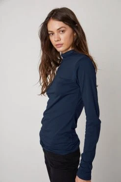 Velvet By Graham & Spencer Womens TALISIA GAUZY WHISPER FITTED MOCK NECK TEE