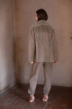 Velvet By Graham & Spencer Womens LINDA FAUX LUX FUR JACKET