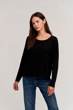 Velvet By Graham & Spencer Womens FIONA POCKET TEE