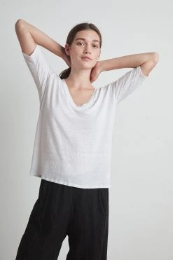 Velvet By Graham & Spencer STEFANI LINEN KNIT V-NECK TEE