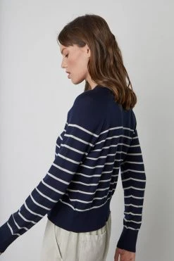 Velvet By Graham & Spencer Womens ALICIA CREW NECK SWEATER